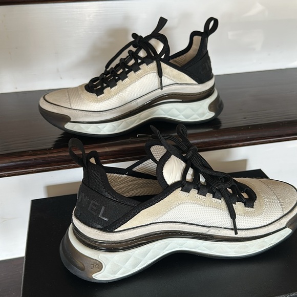 Chanel Sneakers 22S White Black - Picture 5 of 17
